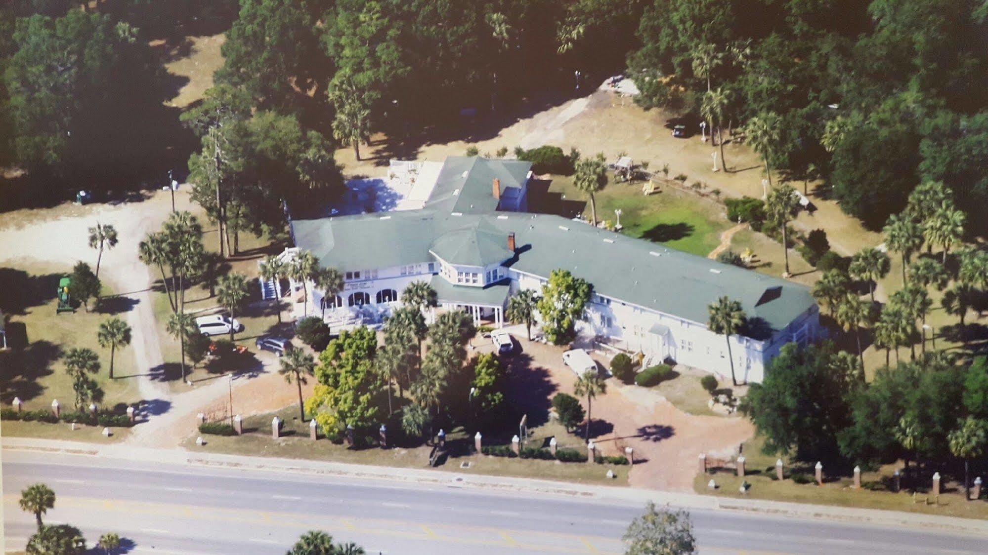 Putnam Lodge Hotel And Spa Cross City Bagian luar foto